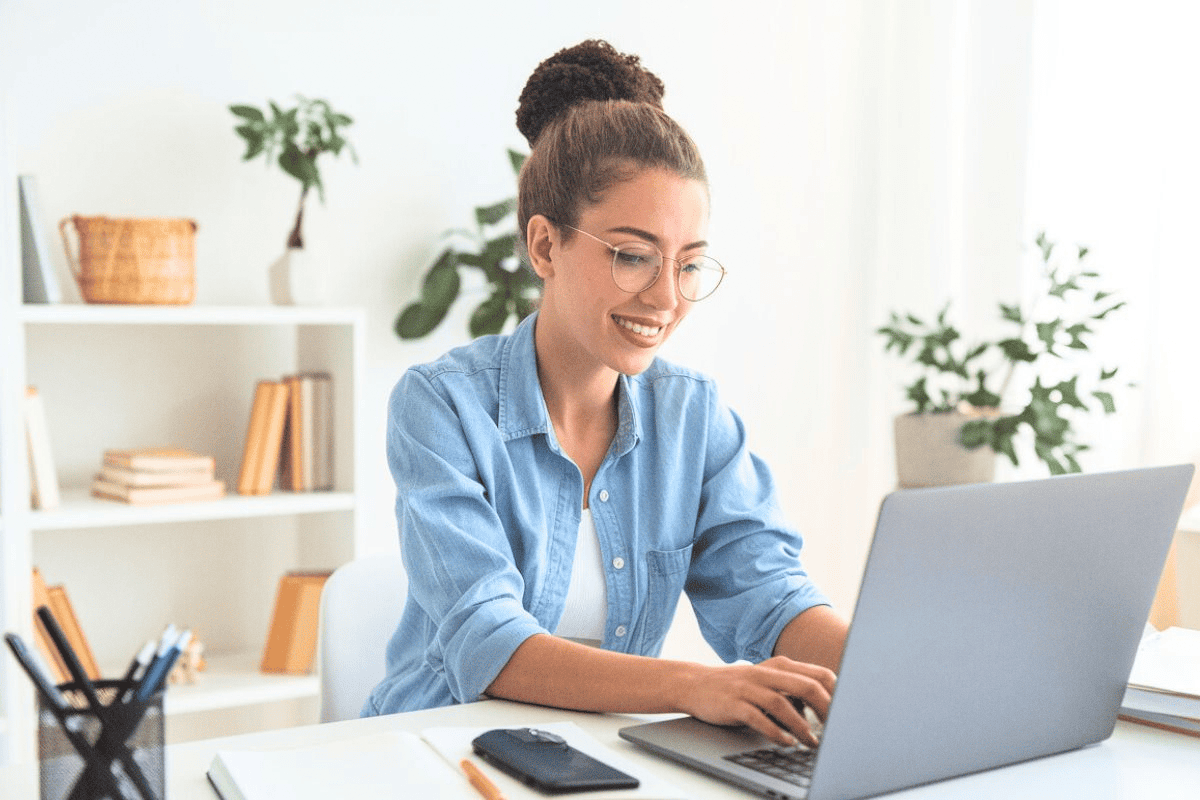 How to Become a Freelance Writer In 4 Simple Steps for 2026 - Elna Cain
